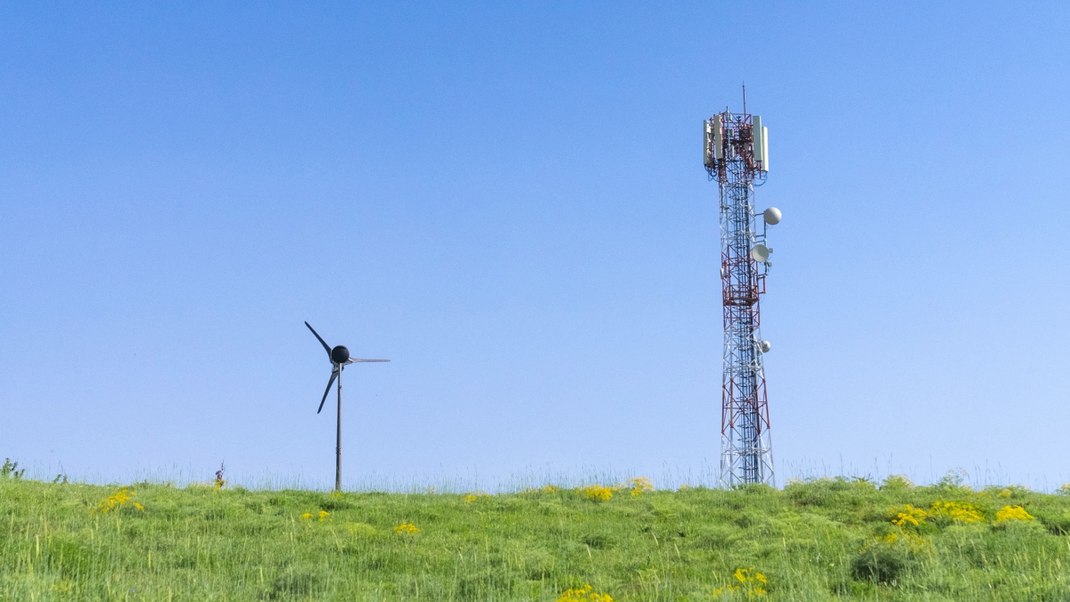 LEBANON - CLEAN ENERGY WINDMILL AND A TELECOM ANTENNA RELAY - TANNOURINE